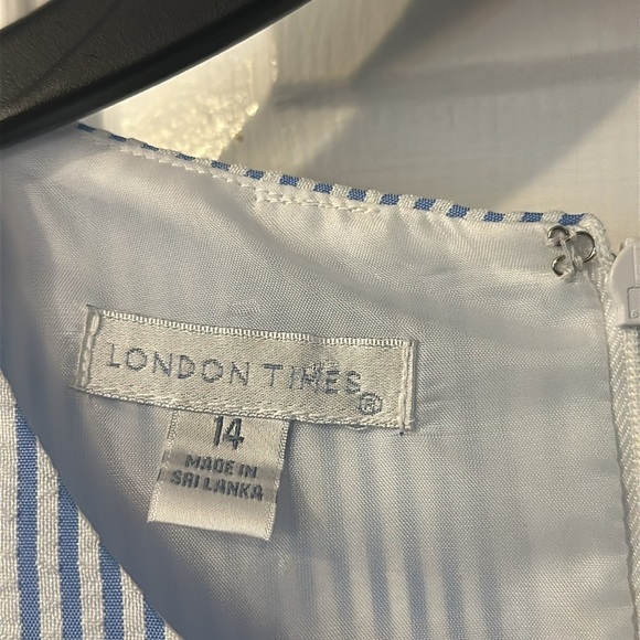 NWOT Women’s London Times Crochet Lace Panel Seersucker Stripe Shift Dress - Picture 7 of 11